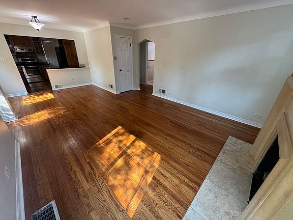 4th image of 1240 Cherry St