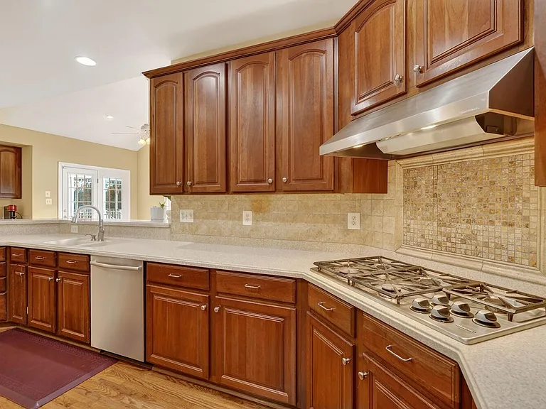 401 Hilton Head Ct — Photo 20