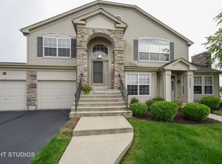 2697 Maple Cir, Dundee, IL 60118
