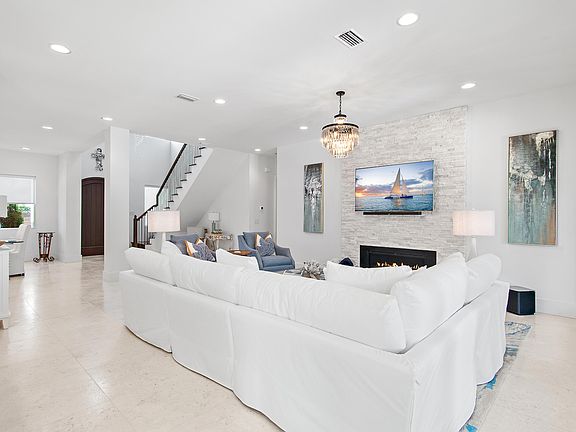 5th image of 100 Cypress Breeze Blvd