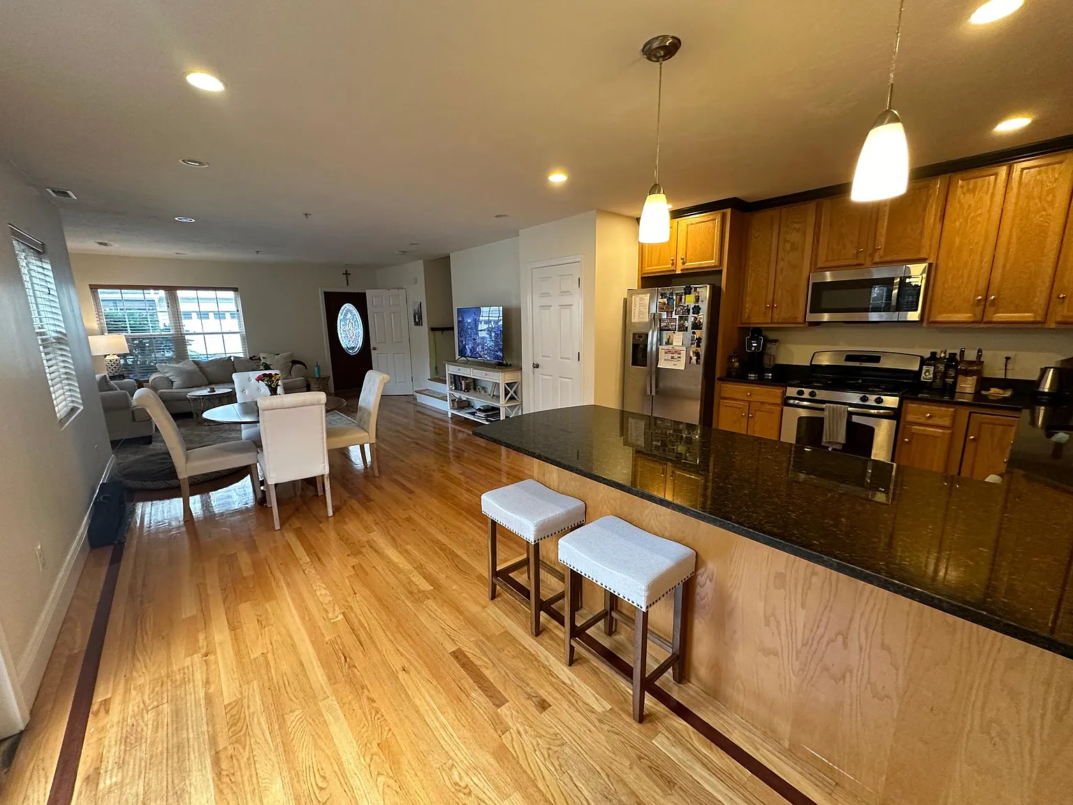 3 bed, 1.5 bath, 1500 sqft, $3,650 — Photo 3