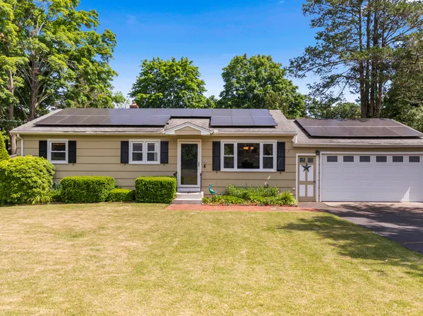 11 Goodwill Road, North Haven, CT 06473