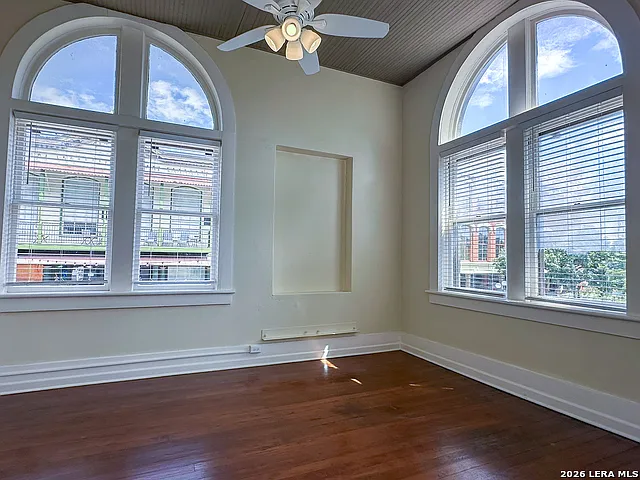 245 Losoya St — Photo 35
