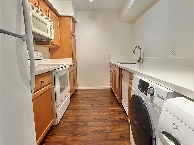 650 Oakmont Ave #2113 — Photo 9