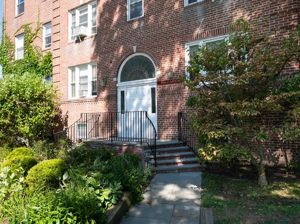 70 Strawberry Hill Avenue APT 1-3B, Stamford, CT 06902