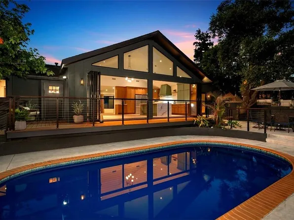 32 W Las Flores Dr, Altadena, CA 91001