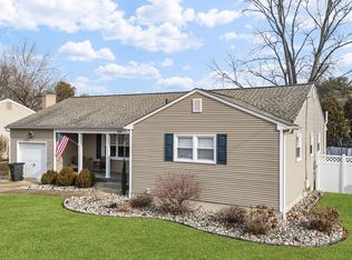 328 Ewingville Rd, Trenton, NJ 08638