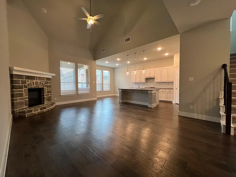 1317 Thrasher Dr — Photo 11