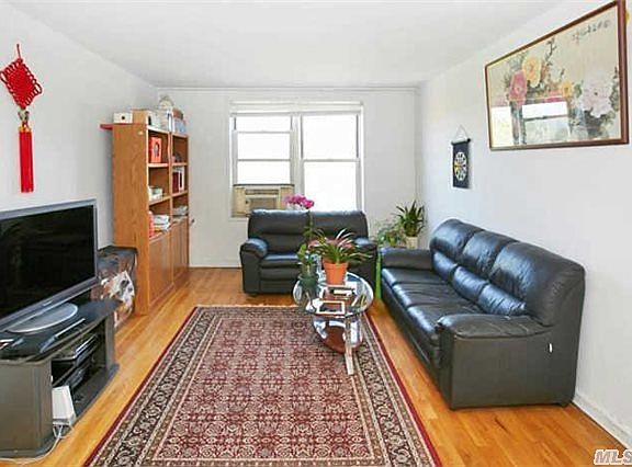 2nd image of 3325 92nd St #4X