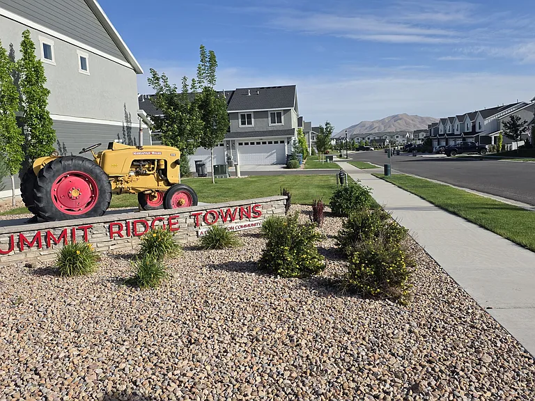 1211 W Divide Dr — Photo 30
