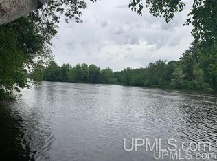 Shoreline Dr, Pembine, WI 54156