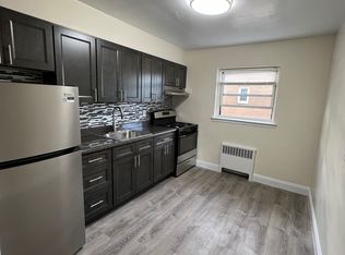 670 Cedar Ln, Teaneck, NJ 07666