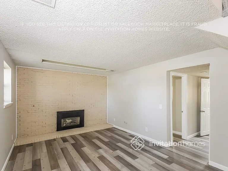 1276 S Lewiston Way — Photo 4