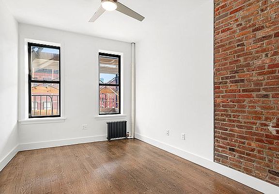3rd image of 178 Mulberry St APT 13