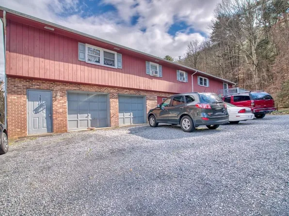 201 Lexington St, Damascus, VA 24236