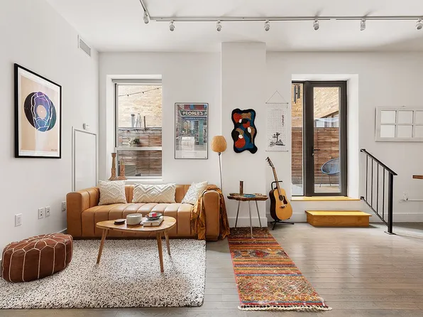 416 W 52nd St APT 225, New York, NY 10019