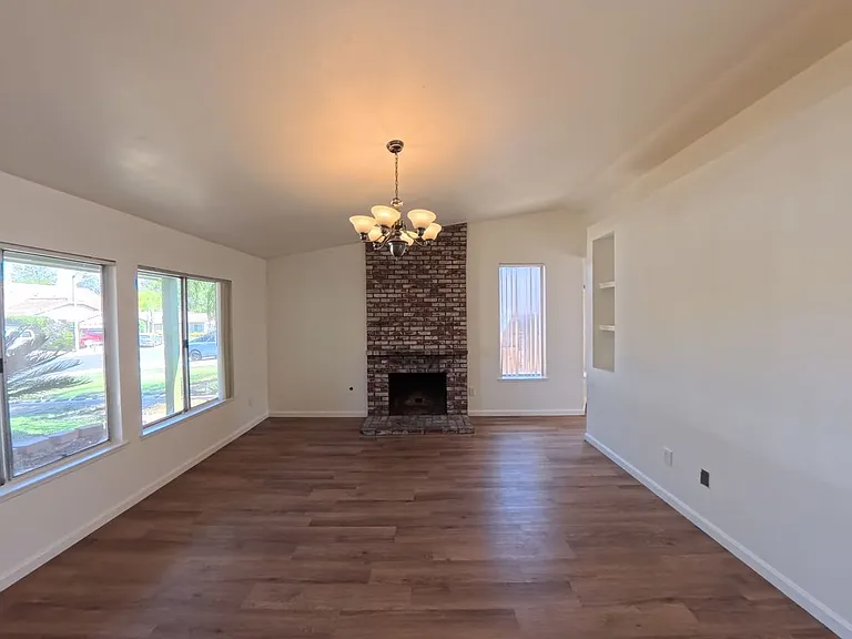 24052 Royale St — Photo 4