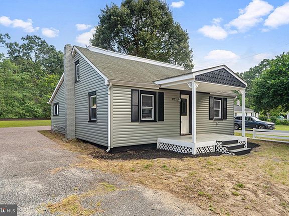 3rd image of 375 Peek Ave