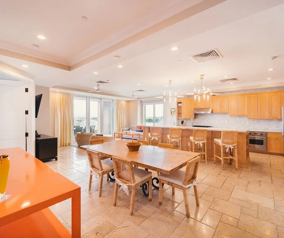 3 bed, 3.5 bath, 2836 sqft, $14,000 — Photo 1