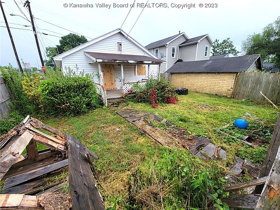 4th image of 215 29th St W