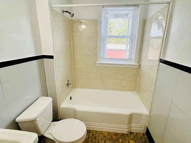 2702 Kensington Avenue — Photo 22