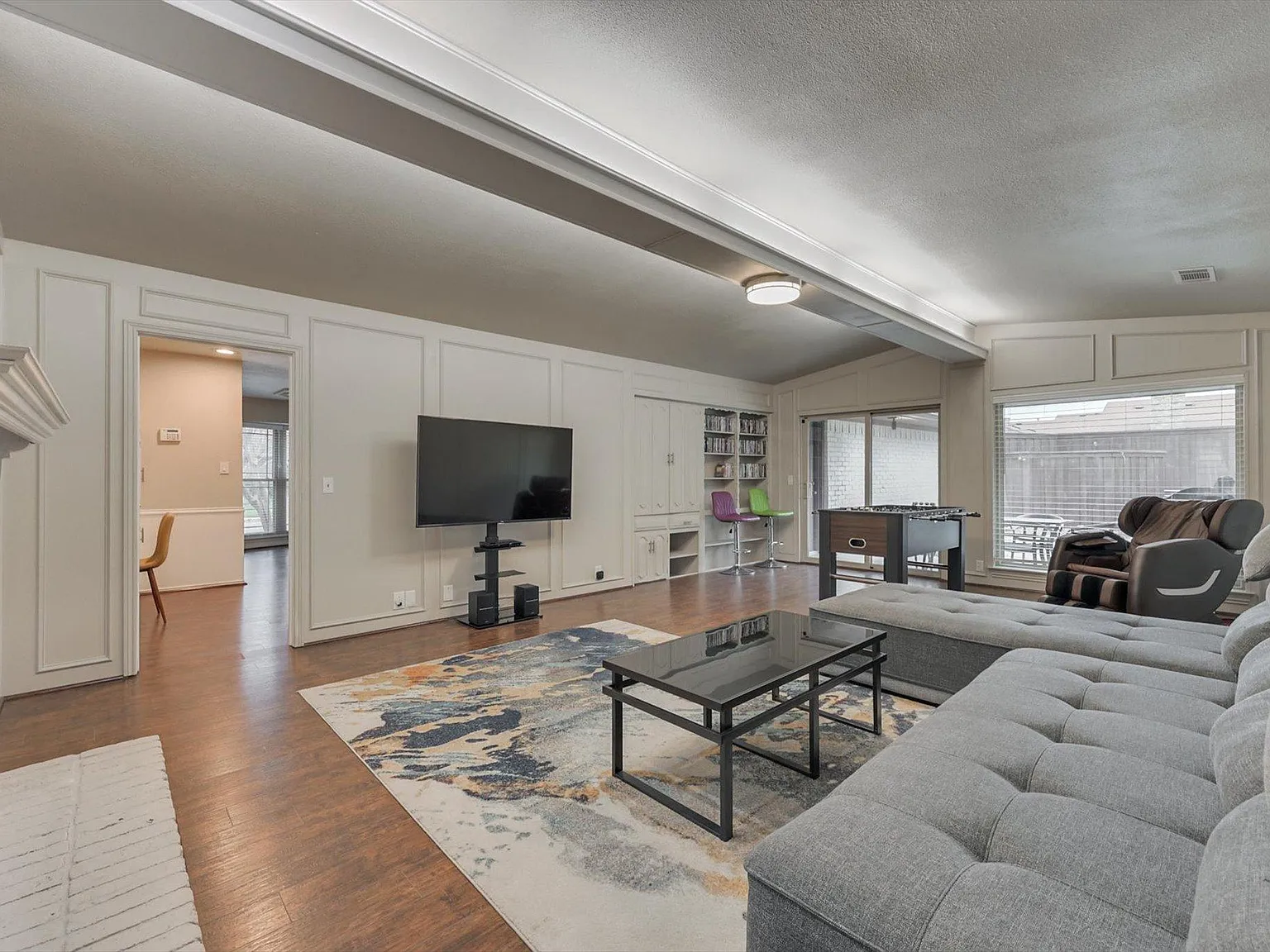 4 bed, 2273 sqft, $8,250 — Photo 3