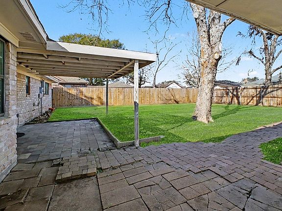 3rd image of 13830 Oakwood Ln
