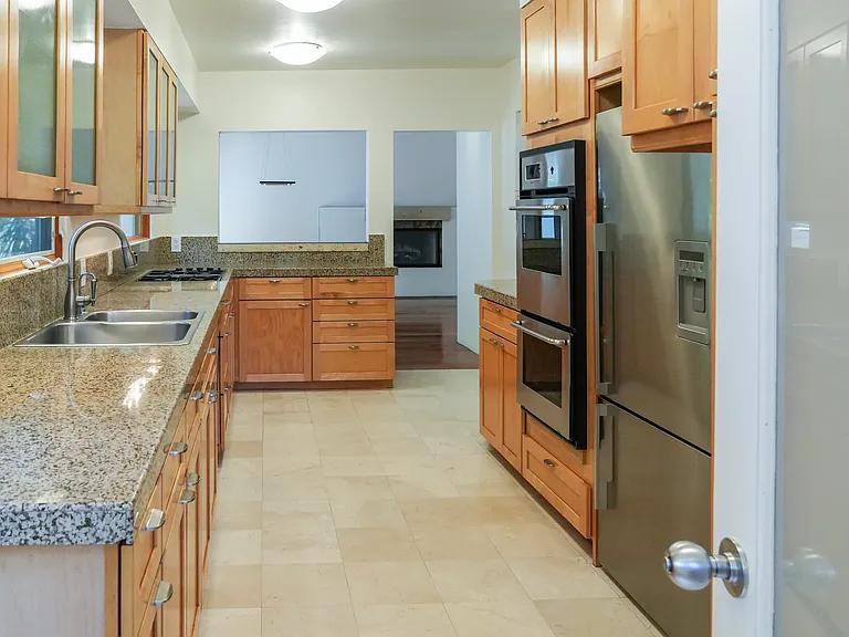 3920 Stansbury Ave — Photo 8