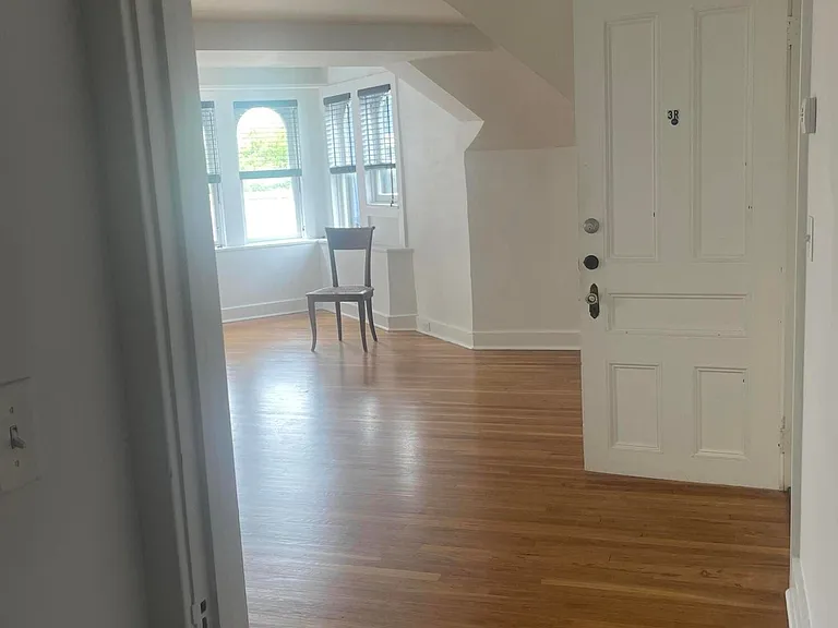 420 Warren St #3R — Photo 3