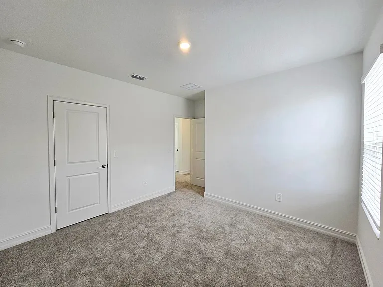 11757 71st Ave E — Photo 29