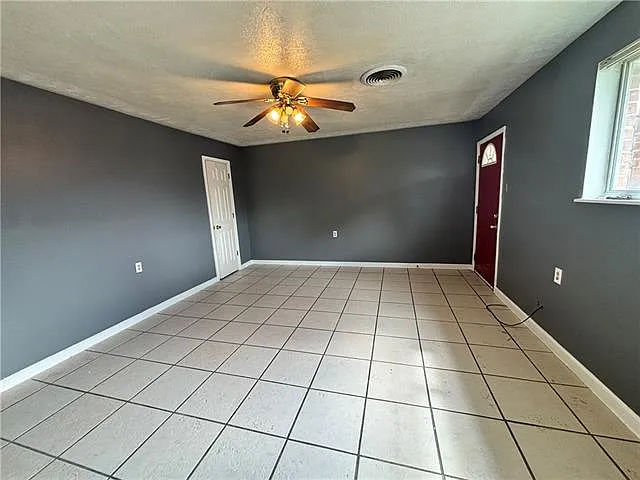 3 bed, 1.0 bath, 1150 sqft, $1,500 — Photo 3