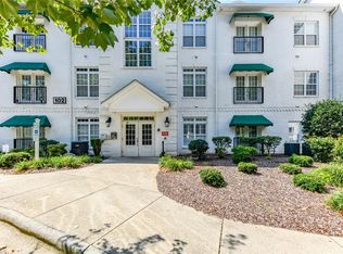 102 Sunset Cir, Greensboro, NC 27408