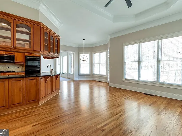 115 Wolf Willow Ct — Photo 14