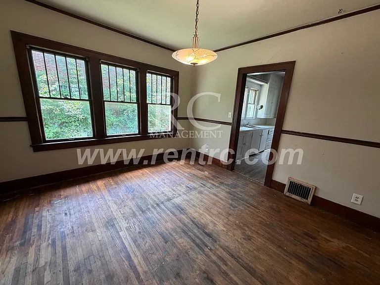 1210 Sherman St — Photo 8