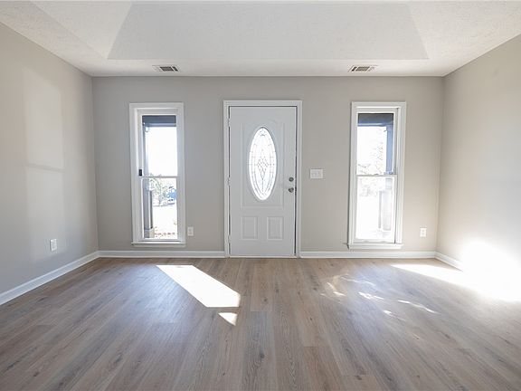 4th image of 511 Lee Road 412