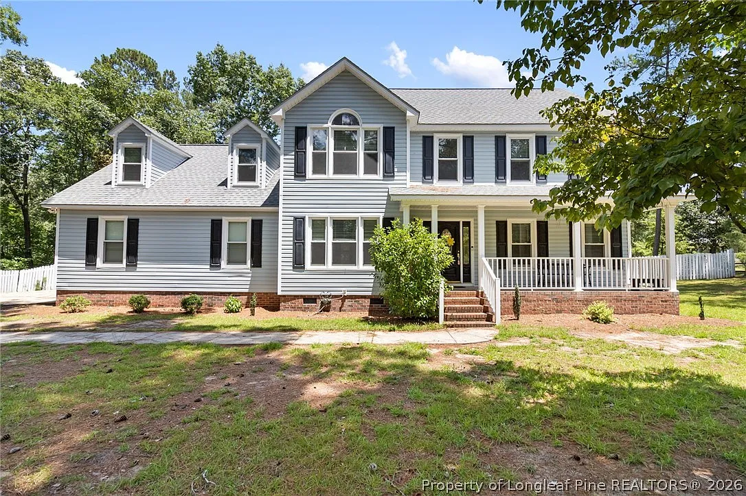 4 bed, 2.5 bath, 2981 sqft, $2,300 — Photo 1