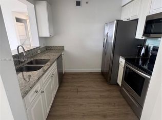 900 SW 8th St APT 603, Miami, FL 33130