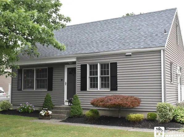 5639 W Ln, Lake View, NY 14085