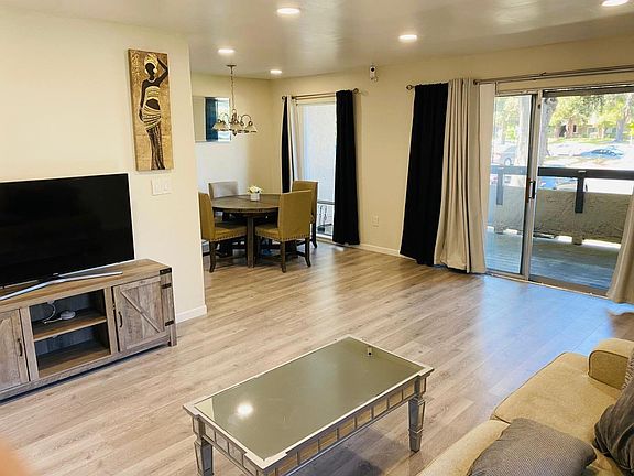 3rd image of 276 Tradewinds Dr APT 1