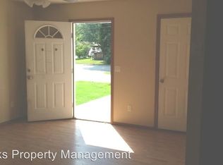 2413 W High St, Springfield, MO 65803