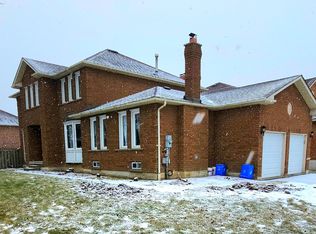 11 Foster Cres, Whitby, ON L1R1W1