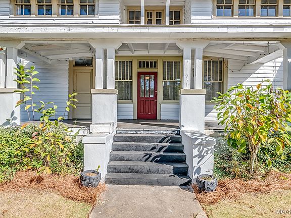 3rd image of 951 Cloverdale Rd