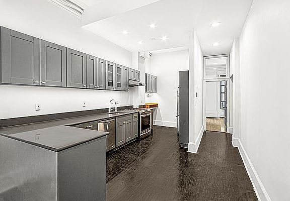 3rd image of 24 W 126th St APT 1