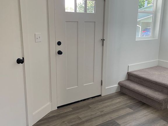5th image of 1008 W Charlotte St #B