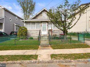 21 Creston Ave, Audubon, NJ 08106