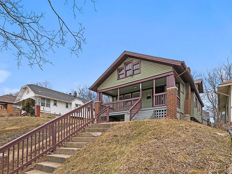4437 Wayne Ave — Photo 3
