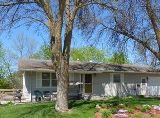 590 Prospect Ave, Windom, MN 56101