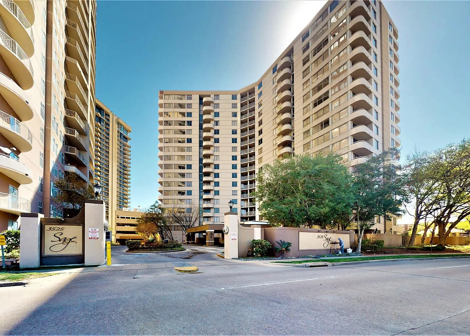 2 bed, 2.0 bath, 1095 sqft, $2,200 — Photo 1