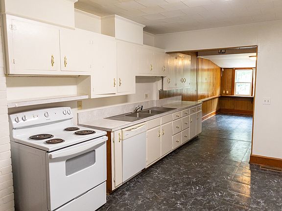 2nd image of 406 Edisto St NE #A