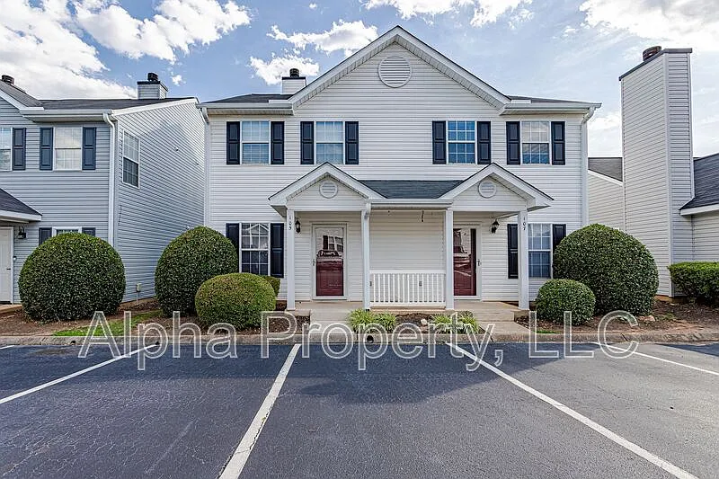 105 Brushy Hollow Ln